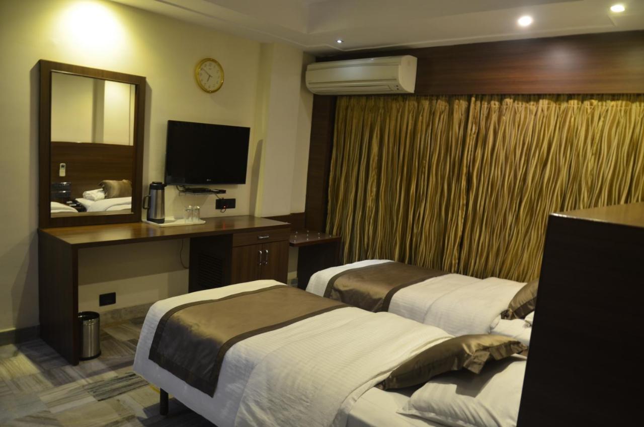 Jaya Residency Hotel Kakinada Ngoại thất bức ảnh